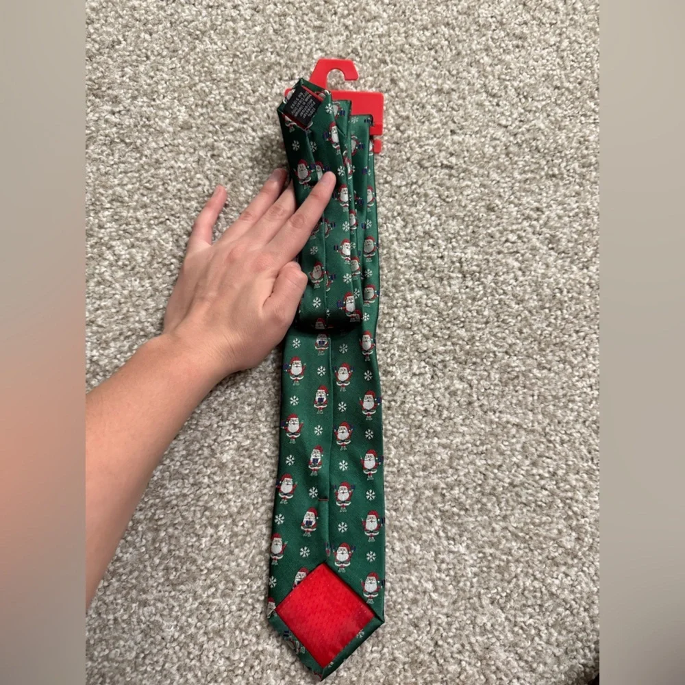 Holiday Traditions Men’s Christmas tie